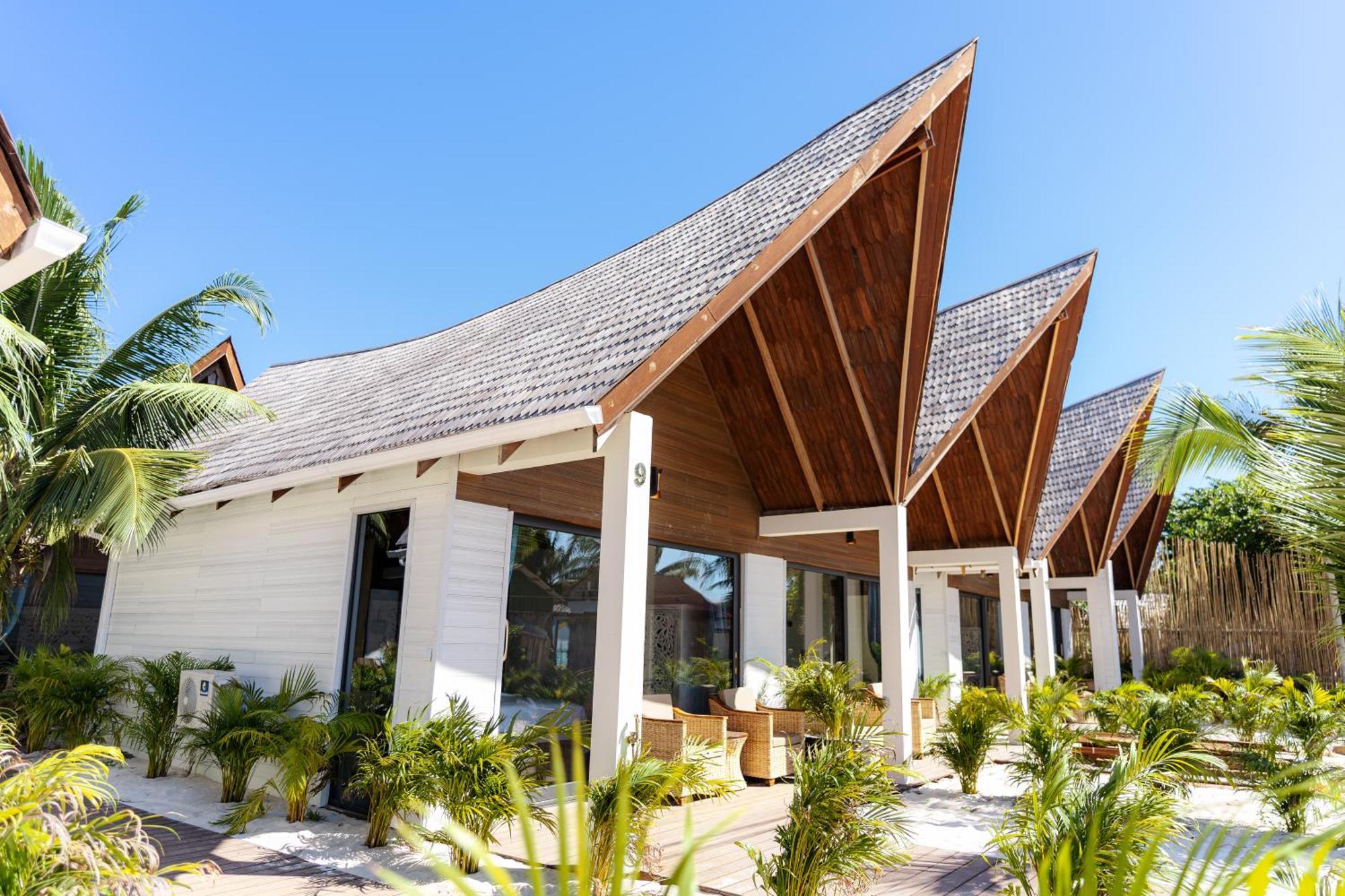 Golden Beach Resort Sok San Village エクステリア 写真
