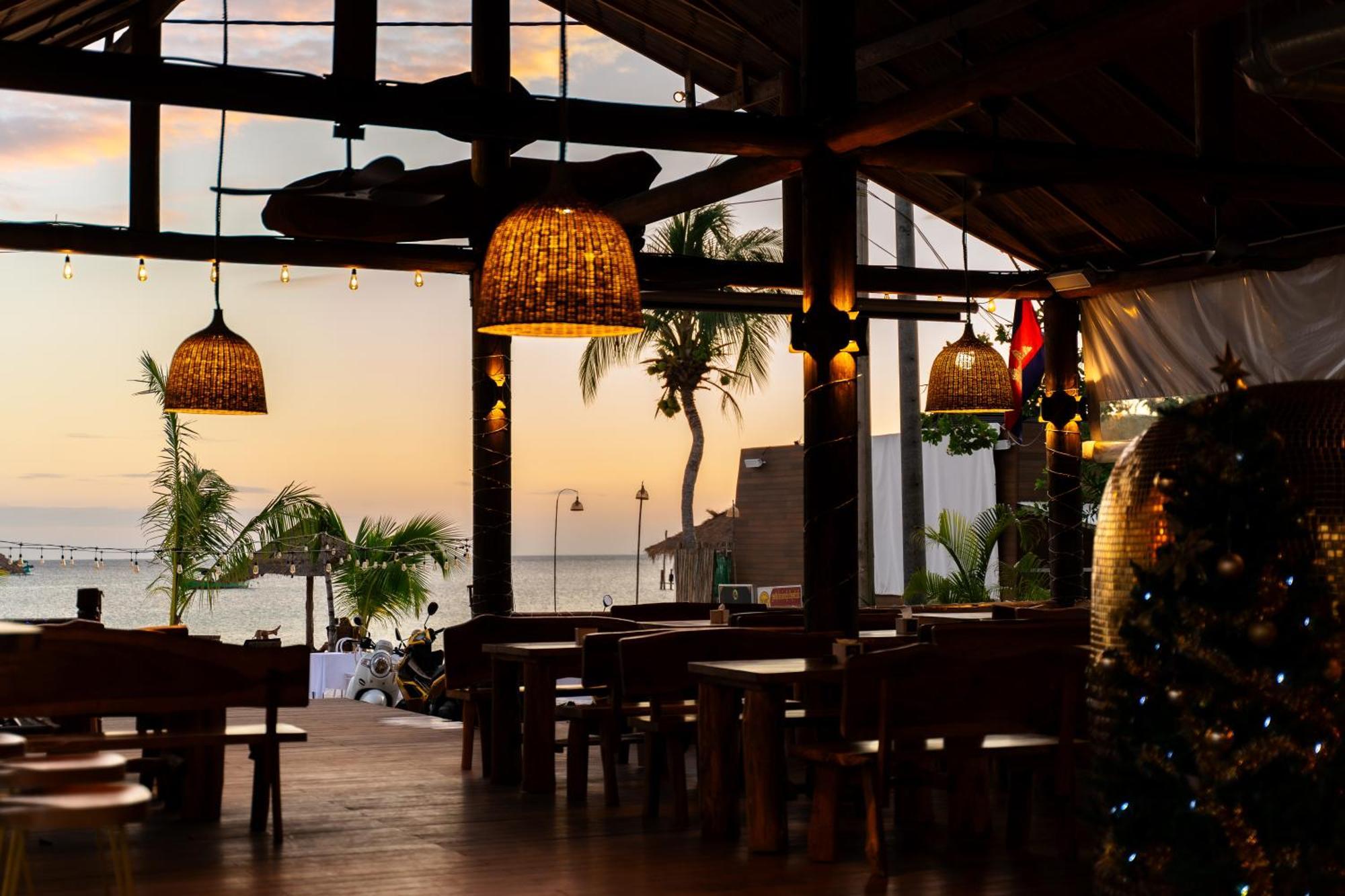 Golden Beach Resort Sok San Village エクステリア 写真